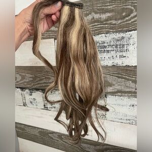 Locks and mane ponytail hair extension